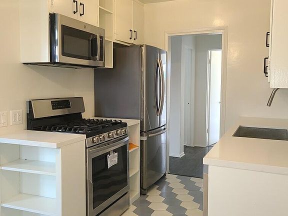 2nd image of 1241 Amherst Ave APT 2