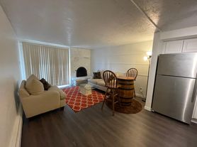 1304 S Parker Rd