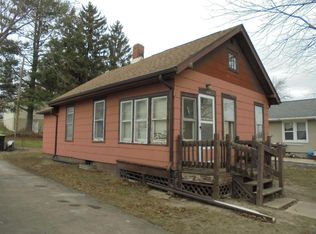 104 Smythe Ct, Beaver Dam, WI 53916