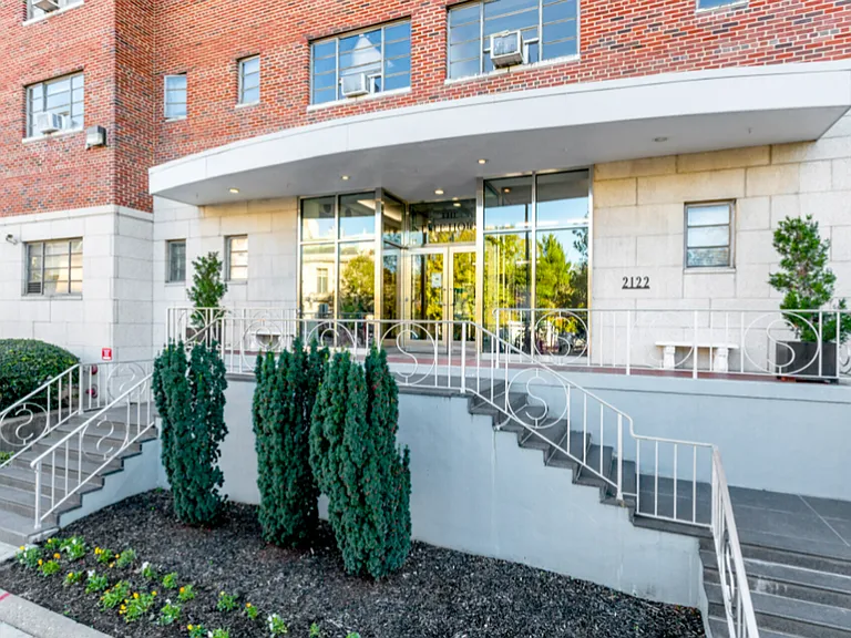 State House Apartments — Photo 12