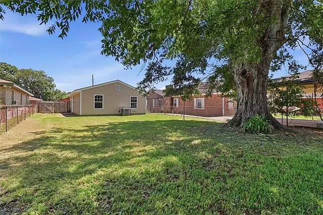 1720 Plaza Dr — Photo 12