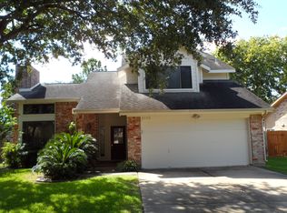 2202 Streamhurst Ln, Sugar Land, TX 77479
