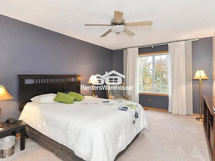 9585 Queensland Ln N — Photo 5