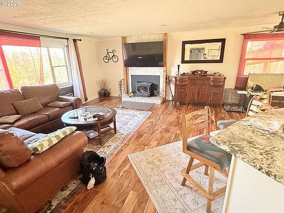 4th image of 759 S 71st St