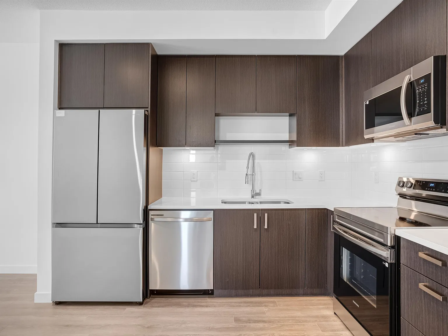 2 bed, 768 sqft, $2,500 — Photo 3