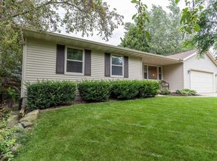 519 Nottingham Rd, Stoughton, WI 53589