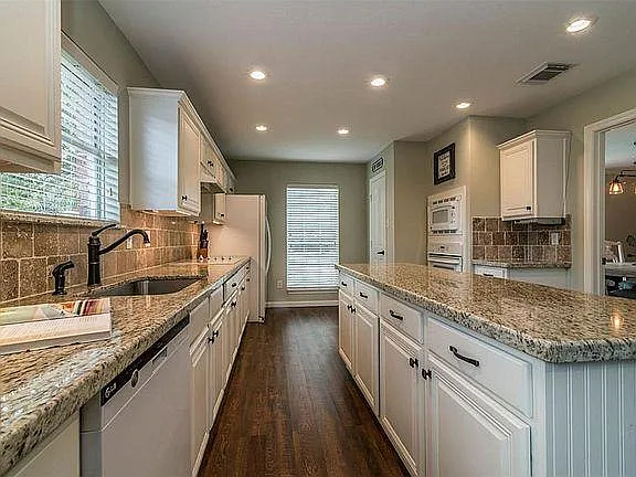 313 Winding Oak Ln S — Photo 4