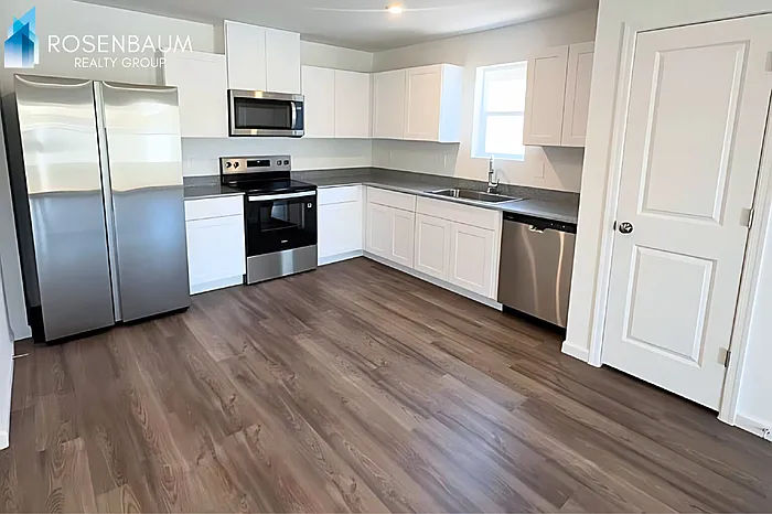 3 bed, 2.0 bath, 1477 sqft, $1,749 — Photo 4