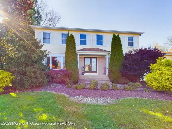 37 Longstreet Road, Manalapan, NJ 07726
