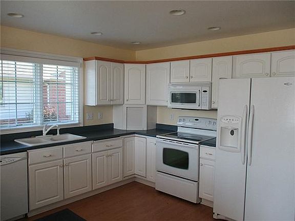 2nd image of 1168 Chelsea Ave