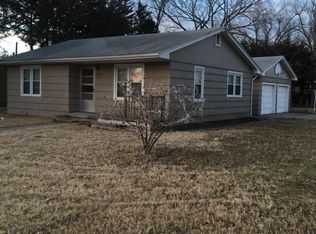 1708 E 8th St, Newton, KS 67114