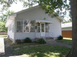 1004 N 14th St, Herrin, IL 62948