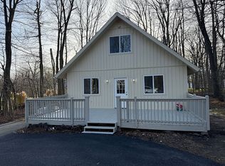 3106 Mohawk Trl #6, Tobyhanna, PA 18466