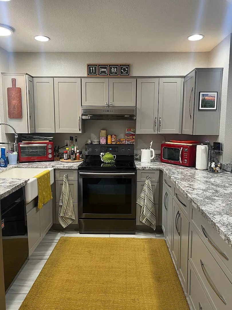 Updated Townhouse backed by National Forest — Photo 4