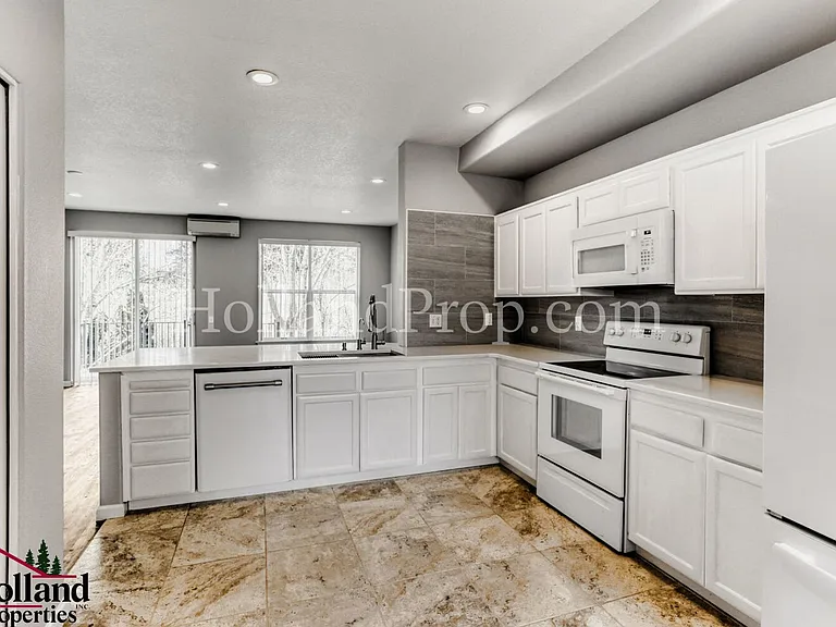 123 NE 75th Ave — Photo 8
