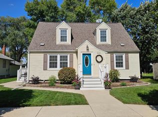 203 3rd Ave E, Lamberton, MN 56152