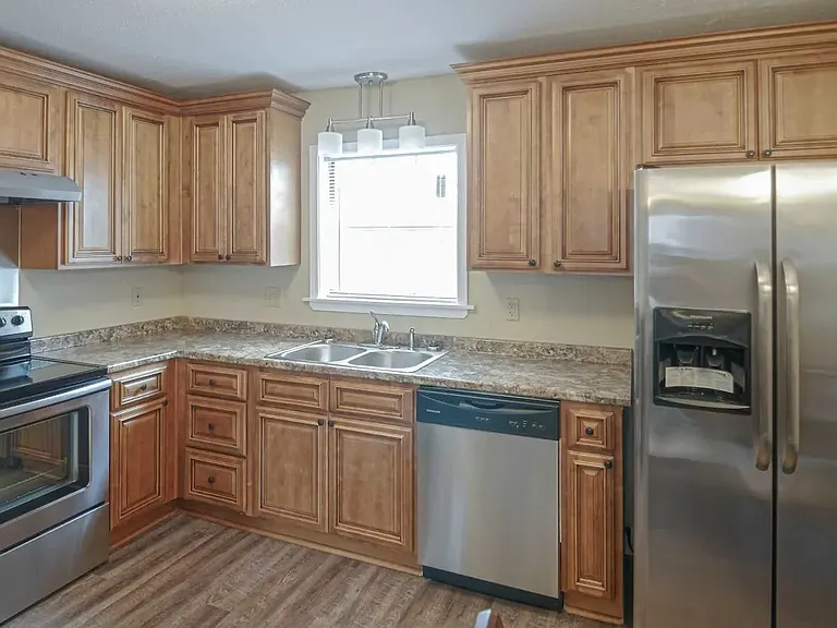Jackson West Apartments — Photo 2