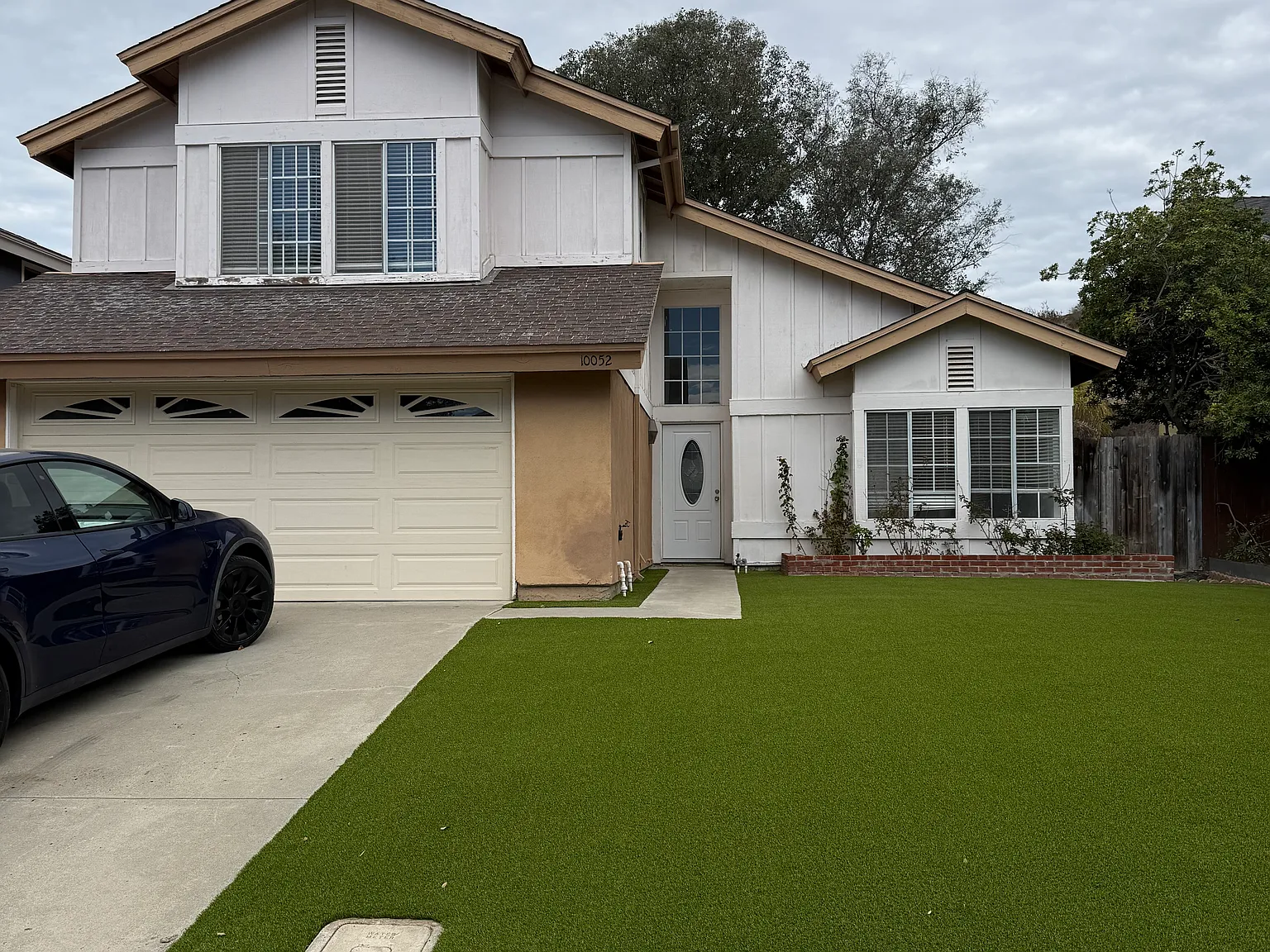 4 bed, 2.5 bath, 1960 sqft, $4,895 — Photo 1