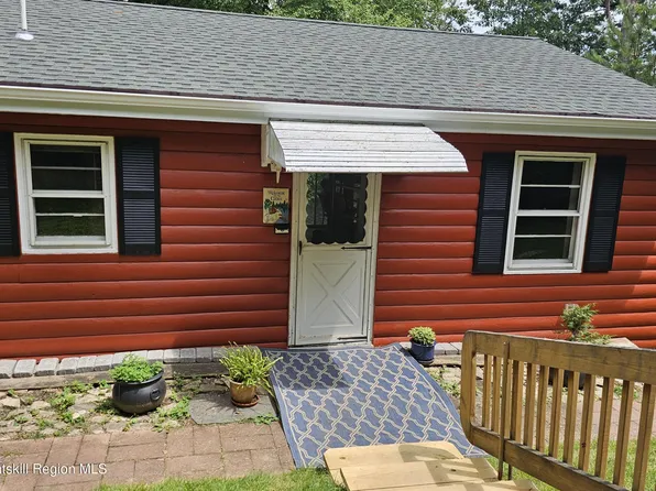 192 W Shore Drive, Valatie, NY 12184