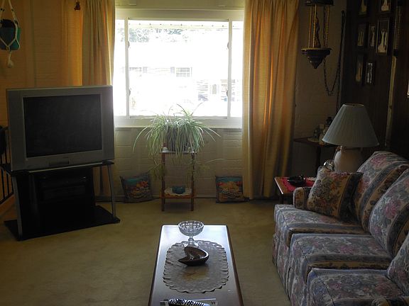 3rd image of 104 Linda Ct