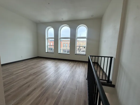 210 S Main St #210, Celina, OH 45822