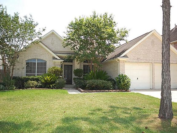 2nd image of 3215 Millbrook Dr