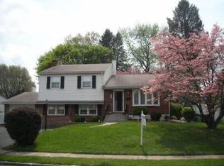 130 Sandra Ave, Willow Grove, PA 19090