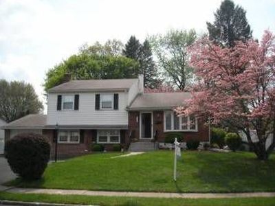 130 Sandra Ave, Willow Grove, PA, 19090