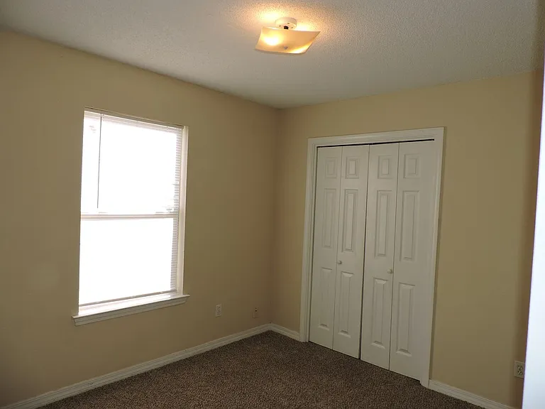 1005 Antigua Cir — Photo 10