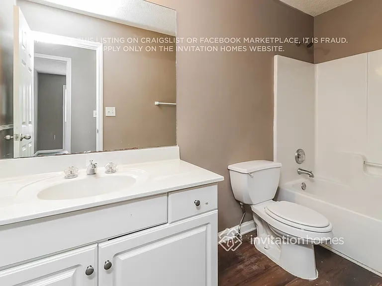 4028 Saint George Walk SW — Photo 16