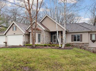 6540 Shadow Ln, Chanhassen, MN 55317