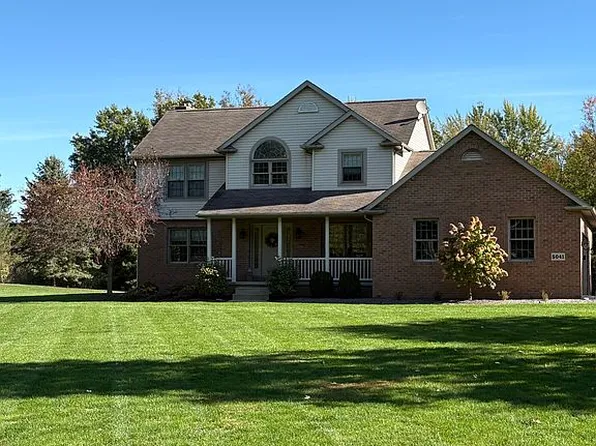 5041 Pinedale St NE, Hartville, OH 44632