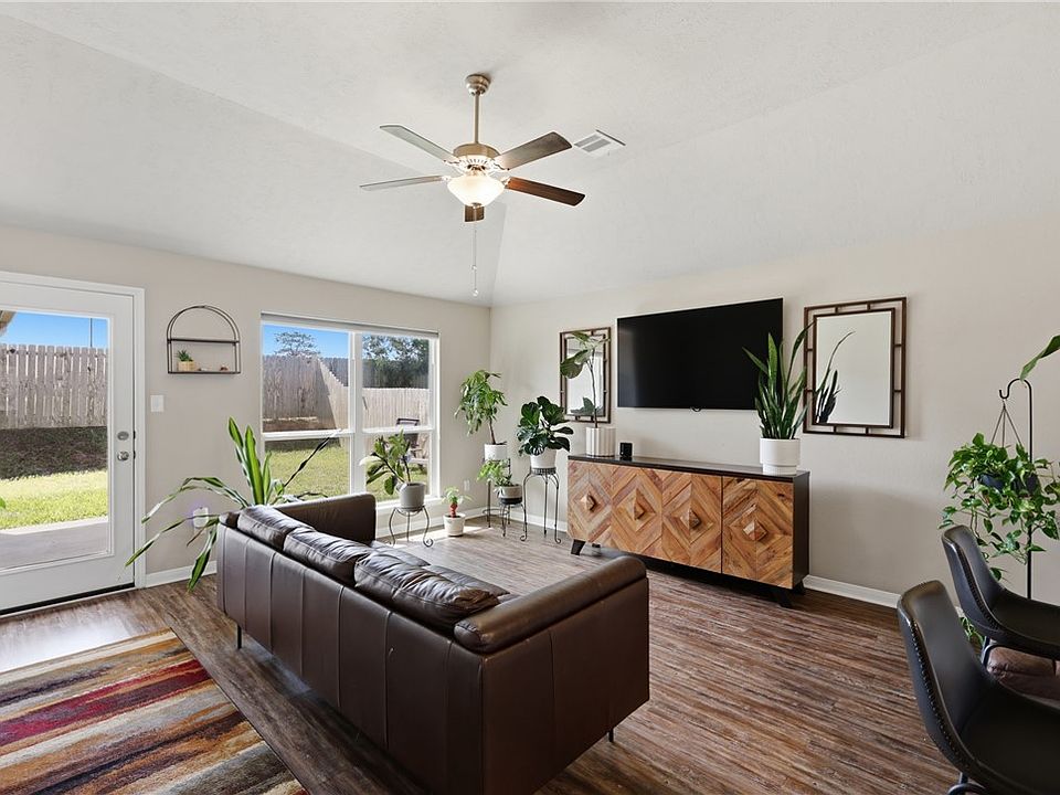 1st image of 2725 Porters Way