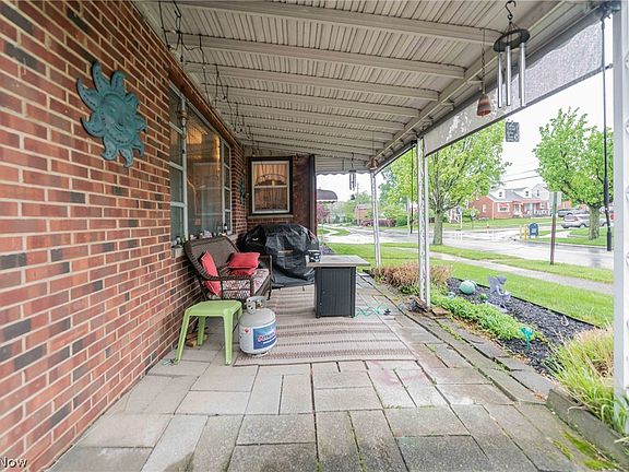5th image of 9011 Torrance Ave