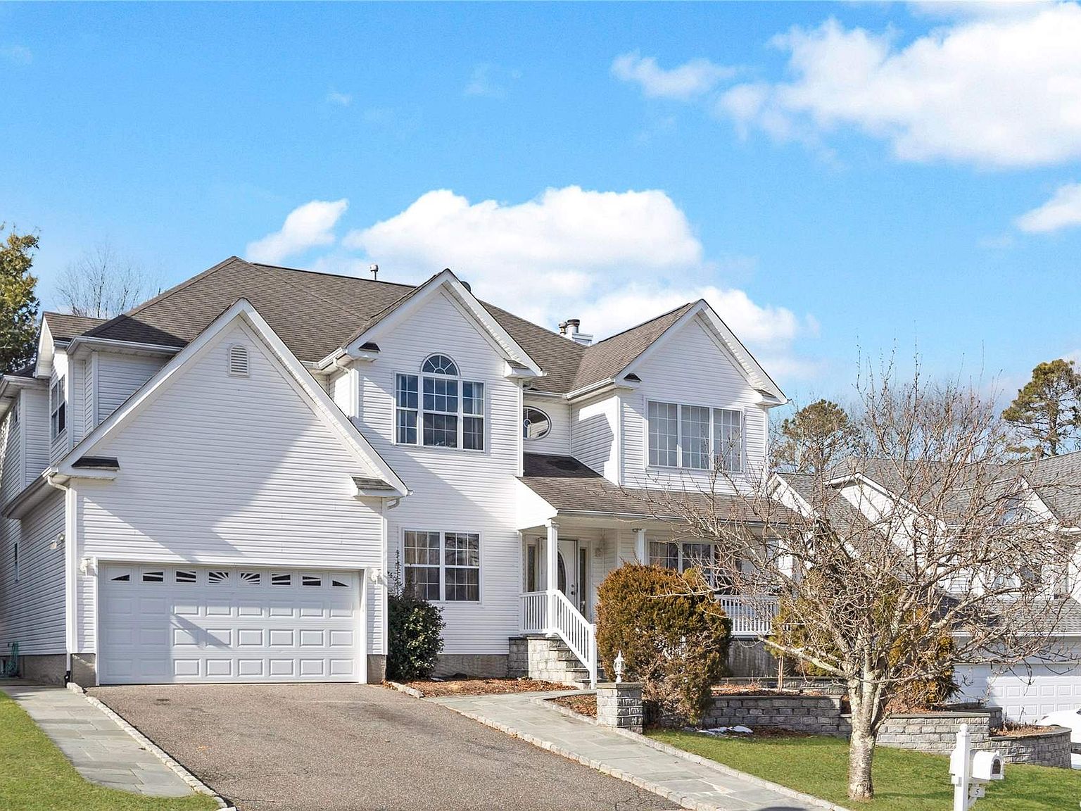 5 Laurel Crescent, Manorville, NY 11949 Zillow