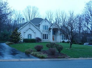 1060 Sunwood Ln, Lancaster, PA