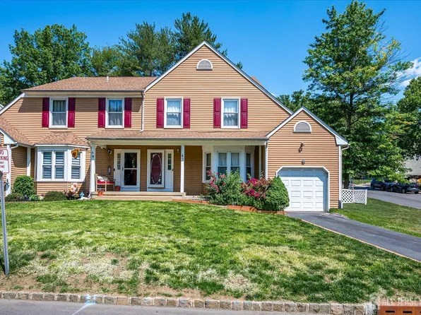 7 Buttonwood Dr, East Brunswick, NJ 08816