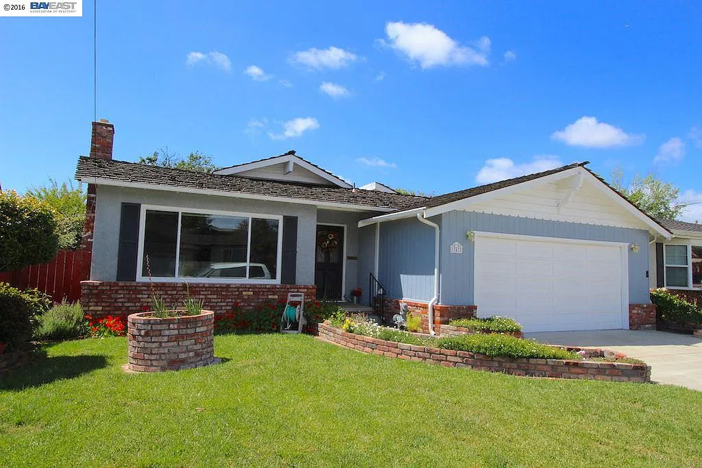19431 Garrison Ave photo 1
