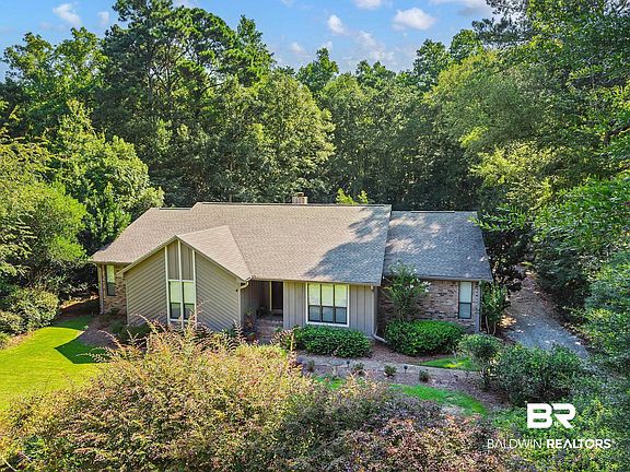 2nd image of 406 Village Dr