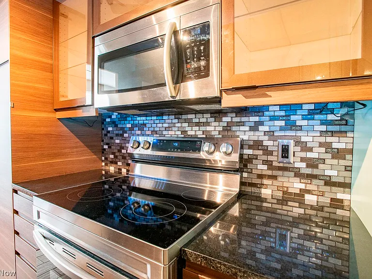 11850 Edgewater Dr #701 — Photo 10