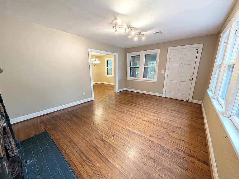 2207 NW 19th St — Photo 5