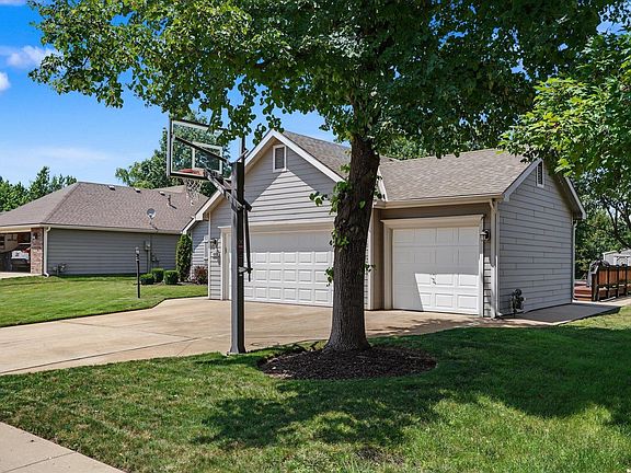 2nd image of 4212 Saddlehorn Dr