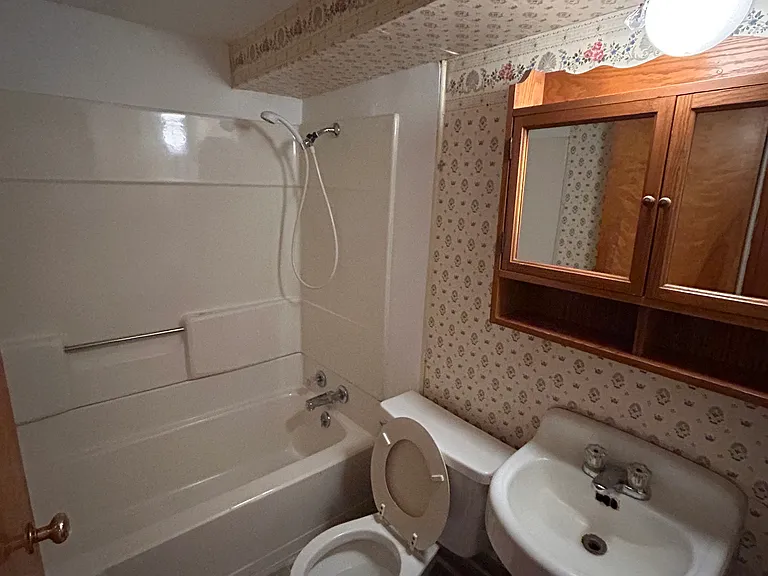 104 Lilac Dr #B — Photo 8