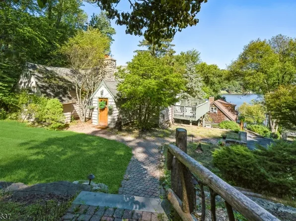 494 E Shore Trl, Byram Twp., NJ 07871