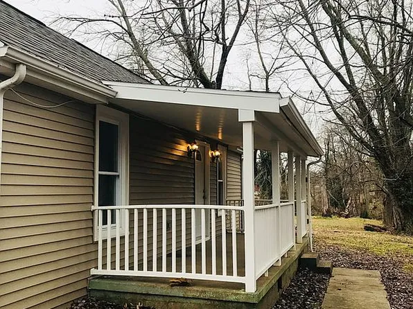 879 S Parklane Dr, Boonville, IN 47601
