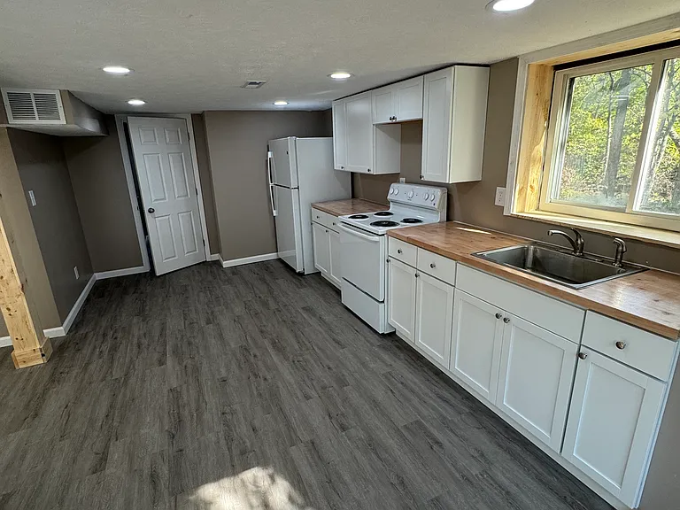 713 W Main St — Photo 4