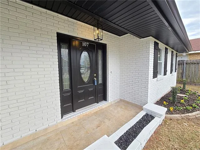 3 bed, 2.0 bath, 2037 sqft, $2,500 — Photo 4