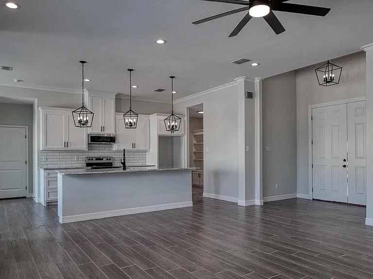 423 Pitaya Ln — Photo 9
