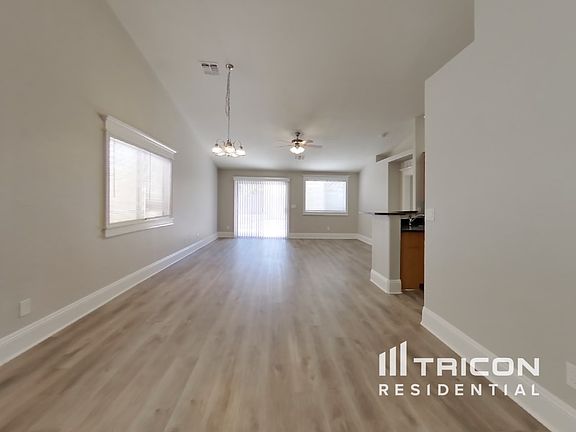 3rd image of 4715 E Meadow Creek Way