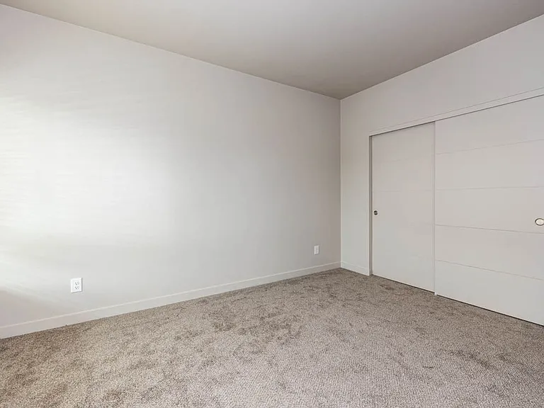 Market Village Apartments — Photo 5